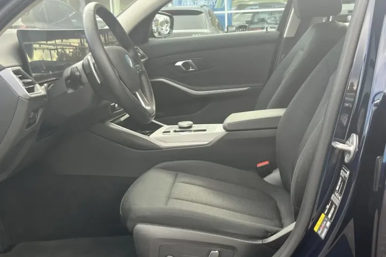 BMW 330 (Seria 3) din 2024 cu 31.275 km - oferta BMW181736 - foto 6