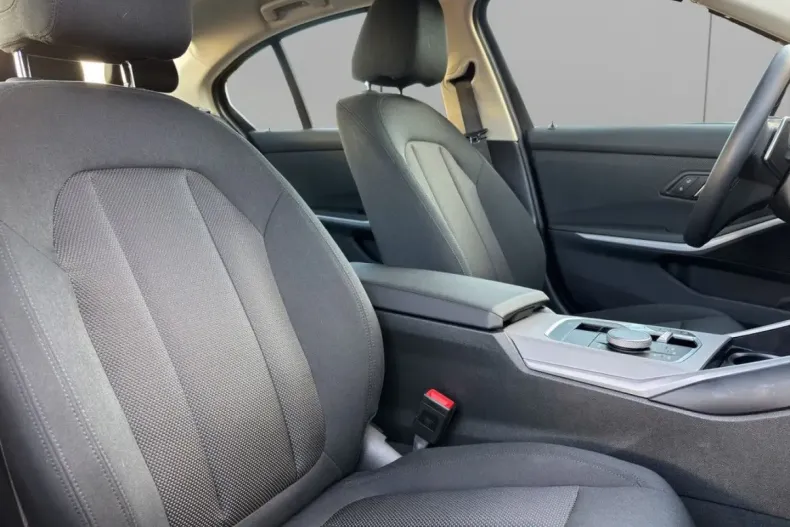 BMW 320 (Seria 3) din 2024 cu 14.455 km - oferta BMW181737 - foto 5