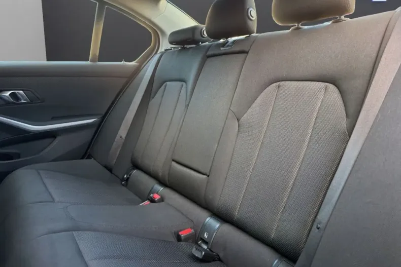 BMW 320 (Seria 3) din 2024 cu 14.455 km - oferta BMW181737 - foto 6