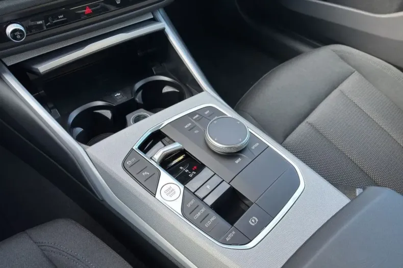 BMW 320 (Seria 3) din 2024 cu 14.455 km - oferta BMW181737 - foto 12