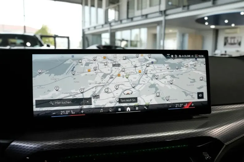 BMW 320 (Seria 3) din 2025 cu 6.111 km - oferta BMW181739 - foto 13