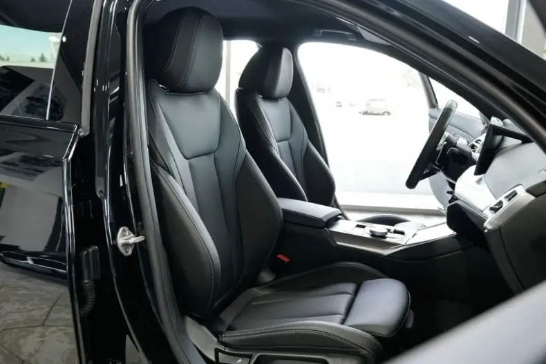 BMW 320 (Seria 3) din 2025 cu 6.111 km - oferta BMW181739 - foto 21