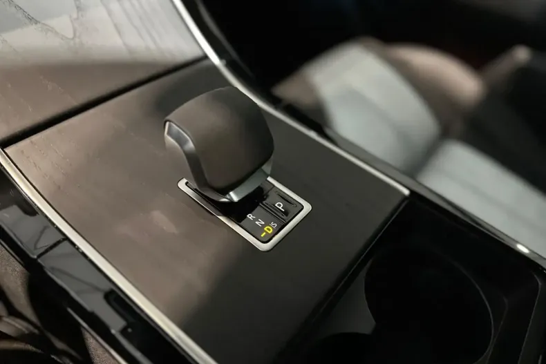 Land Rover Range Rover Velar din 2024 cu 23.873 km - oferta LAN181743 - foto 34