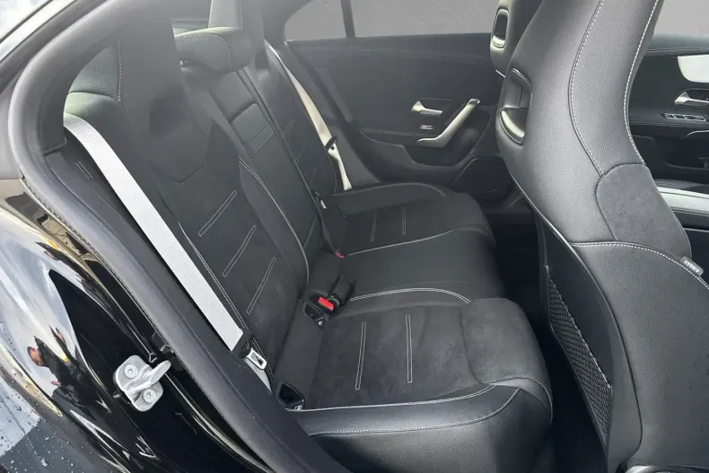 Mercedes-Benz CLA 200 (Clasa CLA) din 2025 cu 6.533 km - oferta MER181751 - foto 5