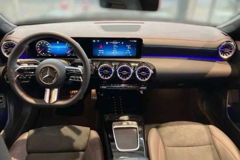 Mercedes-Benz CLA 220 (Clasa CLA) din 2025 cu 13.877 km - oferta MER181756 - foto 7