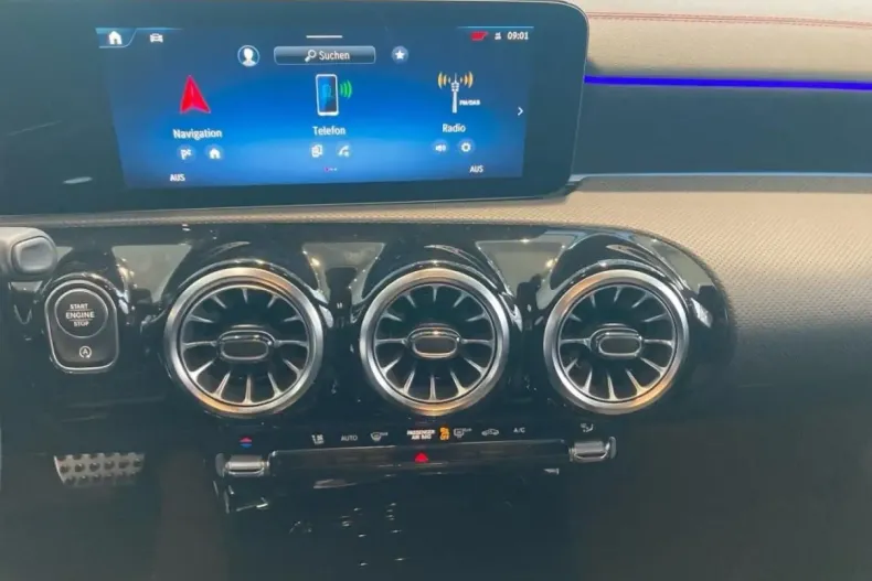 Mercedes-Benz CLA 220 (Clasa CLA) din 2025 cu 13.877 km - oferta MER181756 - foto 12