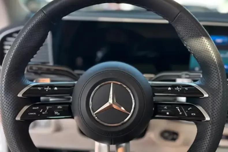 Mercedes-Benz GLS 580 (Clasa GLS) din 2025 cu 15.000 km - oferta MER181757 - foto 8