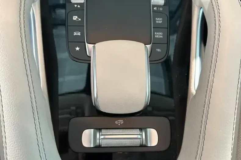 Mercedes-Benz GLS 580 (Clasa GLS) din 2025 cu 15.000 km - oferta MER181757 - foto 9