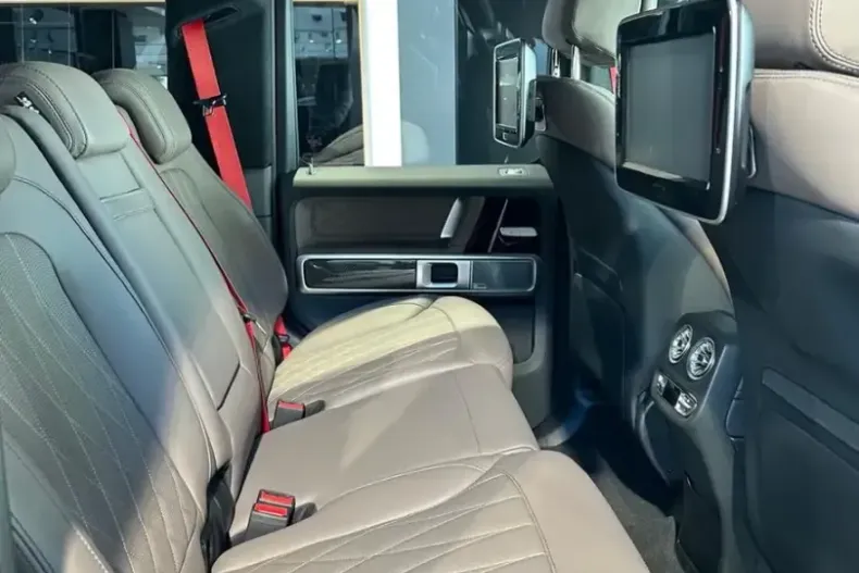 Mercedes-Benz G 63 AMG (Clasa G) din 2023 cu 24.300 km - oferta MER181763 - foto 9