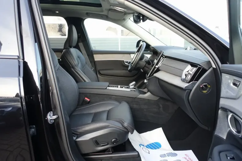 Volvo XC90 din 2025 cu 23.999 km - oferta VOL181789 - foto 16