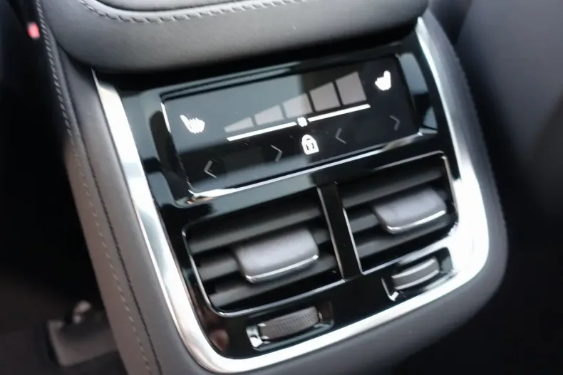 Volvo XC90 din 2025 cu 23.999 km - oferta VOL181789 - foto 22