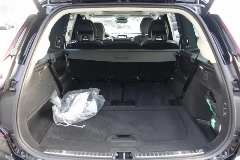 Volvo XC90 din 2025 cu 23.999 km - oferta VOL181789 - foto 27