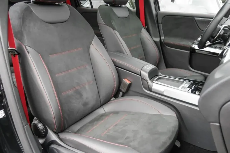 Mercedes-Benz GLB 35 AMG (Clasa GLB) din 2024 cu 9.701 km - oferta MER181795 - foto 6