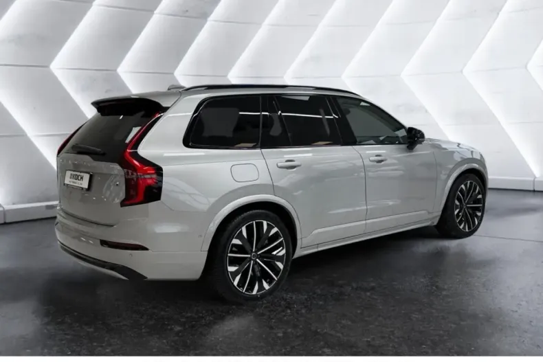 Volvo XC90 din 2025 cu 17.123 km - oferta VOL181799 - foto 3