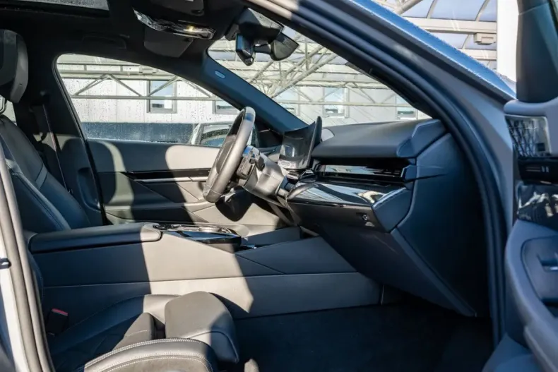 BMW 540 (Seria 5) din 2025 cu 23.078 km - oferta BMW181800 - foto 4