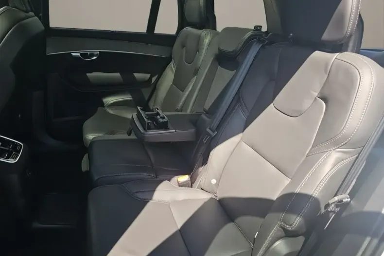 Volvo XC90 din 2025 cu 14.500 km - oferta VOL181806 - foto 12