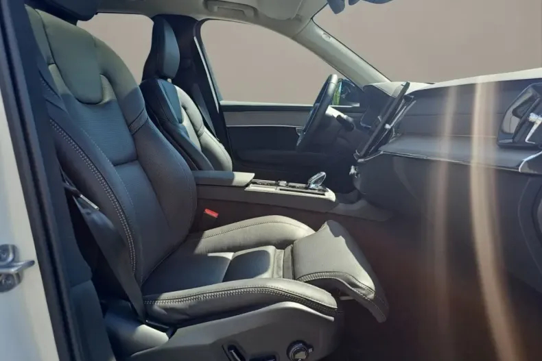 Volvo XC90 din 2025 cu 14.500 km - oferta VOL181806 - foto 13