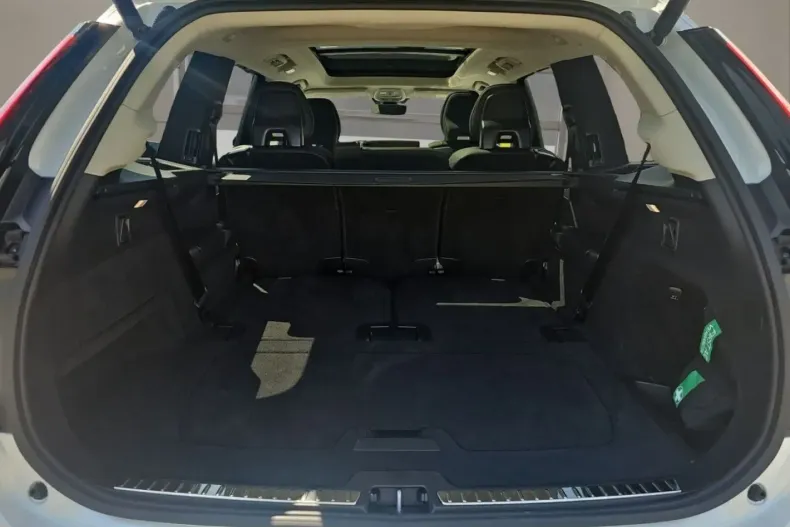 Volvo XC90 din 2025 cu 14.500 km - oferta VOL181806 - foto 14