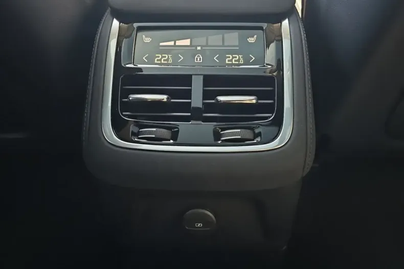 Volvo XC90 din 2025 cu 14.500 km - oferta VOL181806 - foto 19