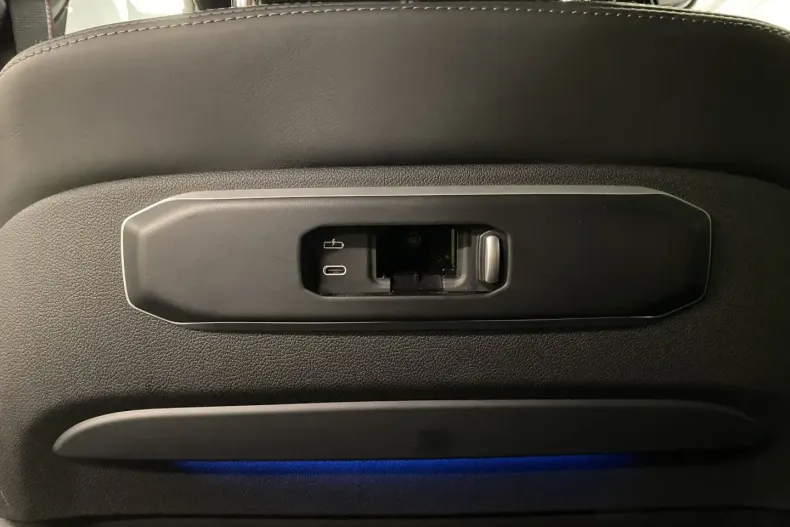 BMW X6 (Seria X) din 2025 cu 13.746 km - oferta BMW181818 - foto 19