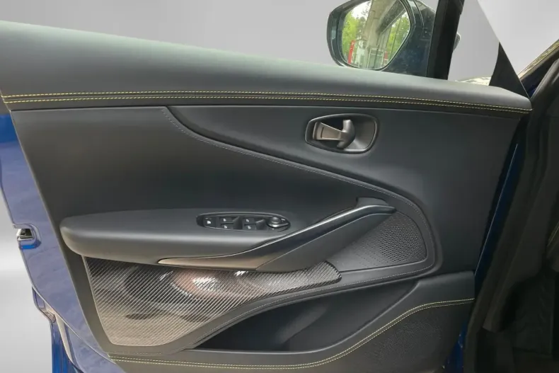 Aston Martin DBX din 2025 cu 1.001 km - oferta AST181821 - foto 5