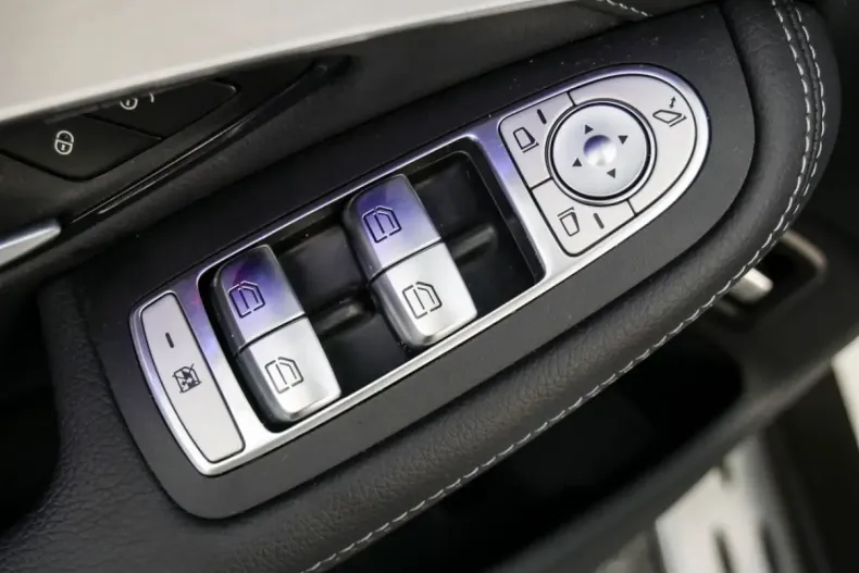 Mercedes-Benz GLC 63 AMG (Clasa GLC) din 2022 cu 32.107 km - oferta MER181832 - foto 15