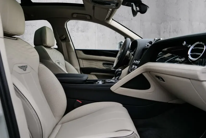 Bentley Bentayga din 2025 cu 50 km - oferta BEN181837 - foto 6