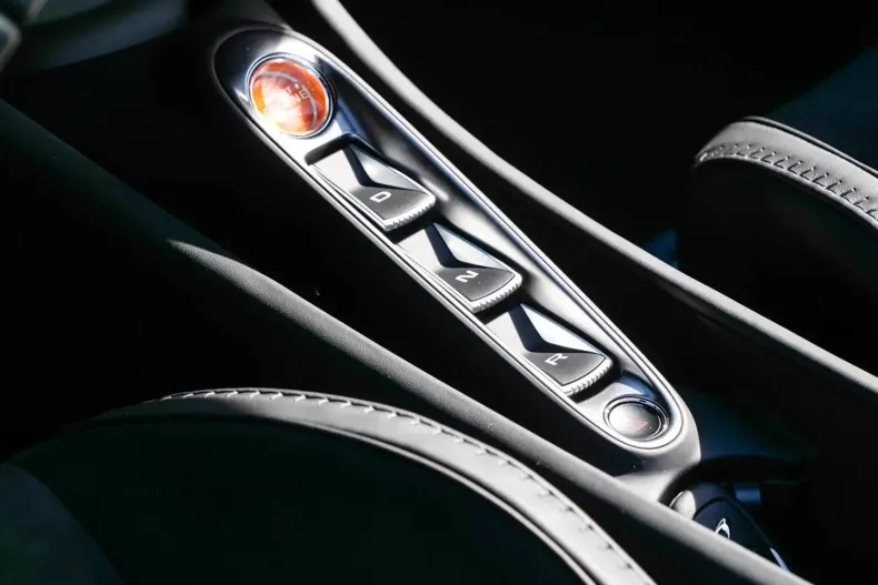 McLaren Artura din 2025 cu 50 km - oferta MCL181860 - foto 17