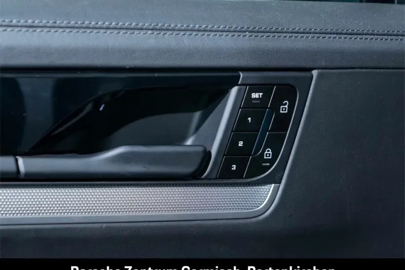 Porsche Cayenne din 2024 cu 13.230 km - oferta POR181870 - foto 27