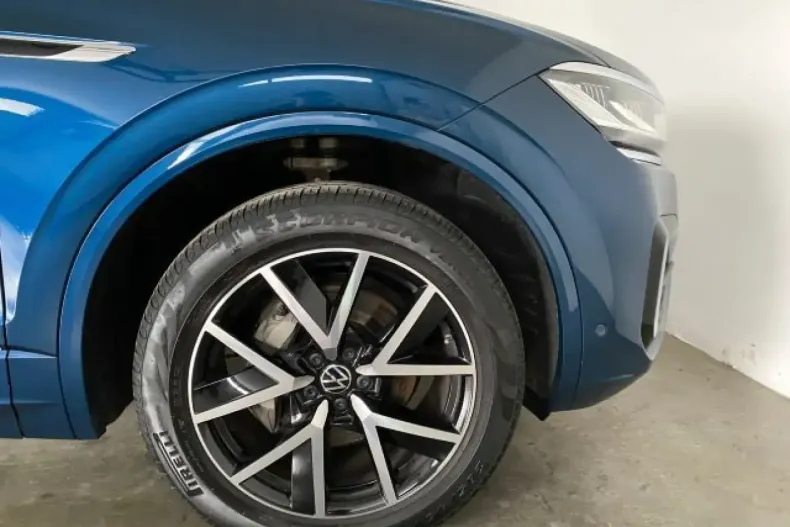 Volkswagen Touareg din 2022 cu 65.530 km - oferta VOL181874 - foto 3