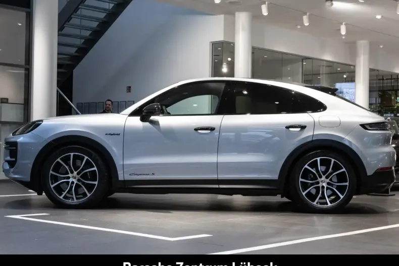 Porsche Cayenne din 2024 cu 42.915 km - oferta POR181875 - foto 2