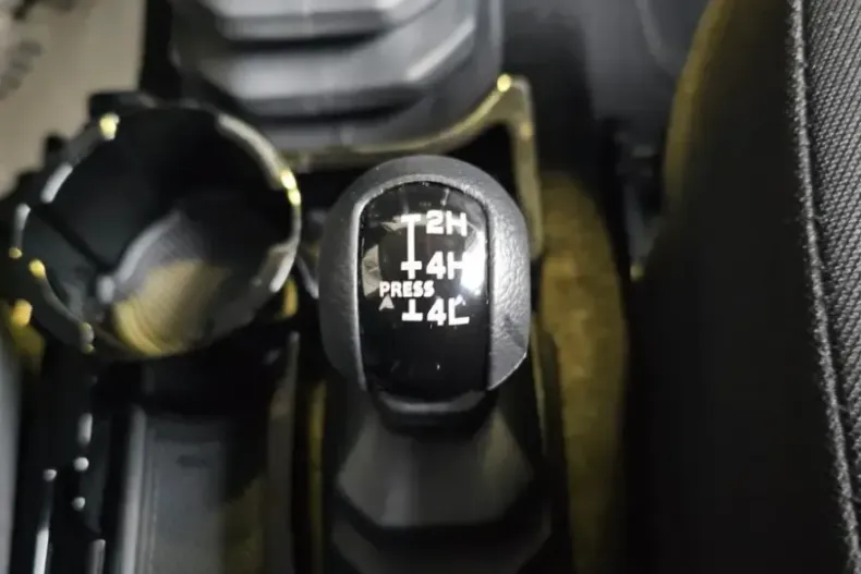 Suzuki Jimny din 2025 cu 6.000 km - oferta SUZ181876 - foto 11