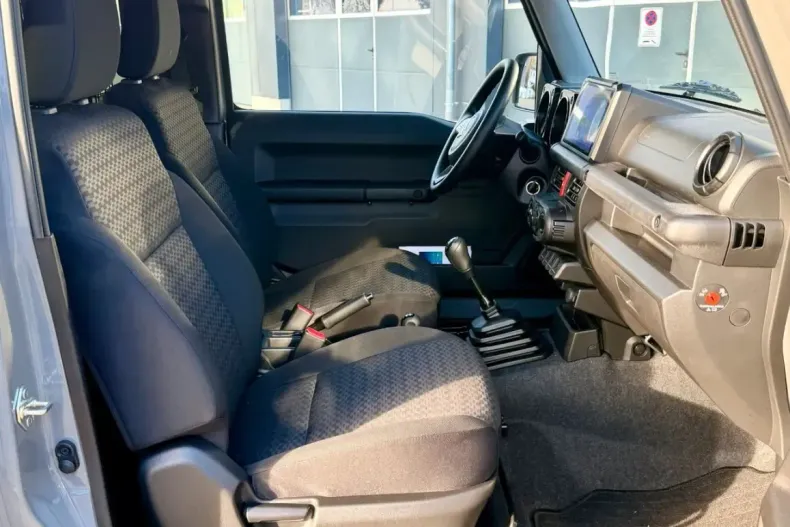 Suzuki Jimny din 2024 cu 9.994 km - oferta SUZ181877 - foto 9