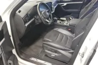 Volkswagen Touareg din 2022 cu 48.450 km - oferta VOL181878 - foto 3