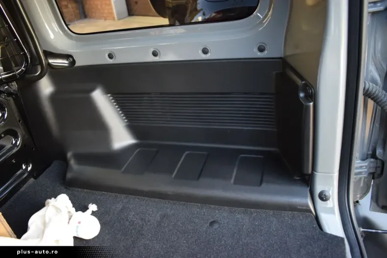 Suzuki Jimny din 2024 cu 13.900 km - oferta SUZ181880 - foto 20