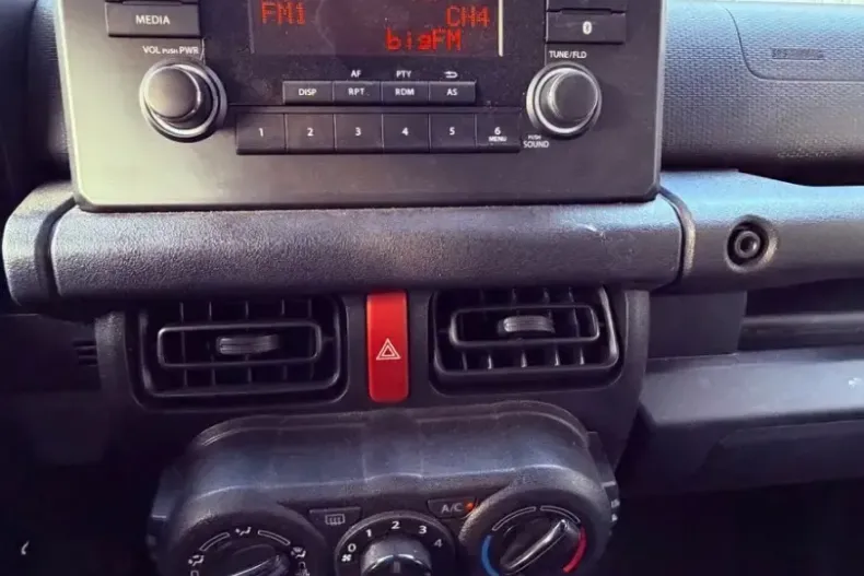 Suzuki Jimny din 2024 cu 2.500 km - oferta SUZ181881 - foto 8