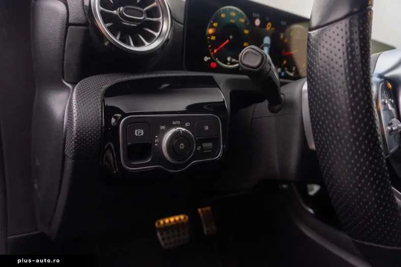 Mercedes-Benz CLA 200 (Clasa CLA) din 2023 cu 46.797 km - oferta MER181883 - foto 13