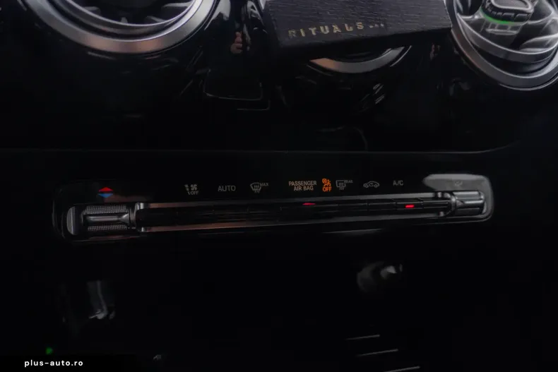 Mercedes-Benz CLA 200 (Clasa CLA) din 2023 cu 46.797 km - oferta MER181883 - foto 26