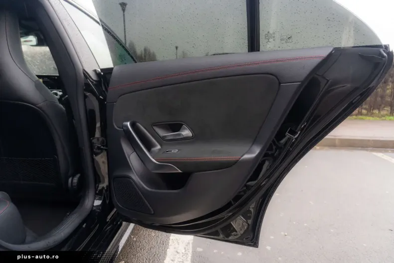 Mercedes-Benz CLA 200 (Clasa CLA) din 2023 cu 46.797 km - oferta MER181883 - foto 34