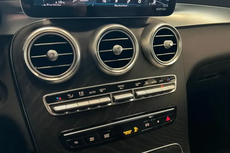 Mercedes-Benz GLC 300 (Clasa GLC) din 2021 cu 74.900 km - oferta MER181906 - foto 19