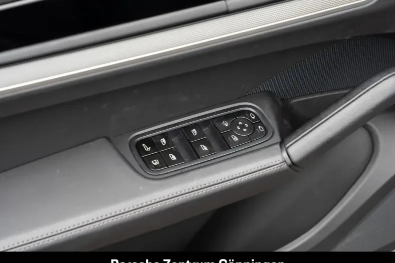 Porsche Cayenne din 2024 cu 23.780 km - oferta POR181920 - foto 16