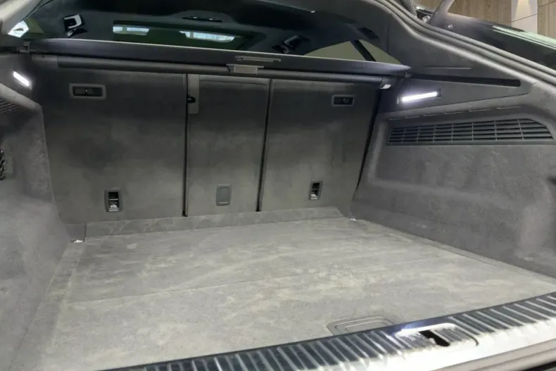 Audi SQ8 din 2023 cu 27.769 km - oferta AUD181931 - foto 6