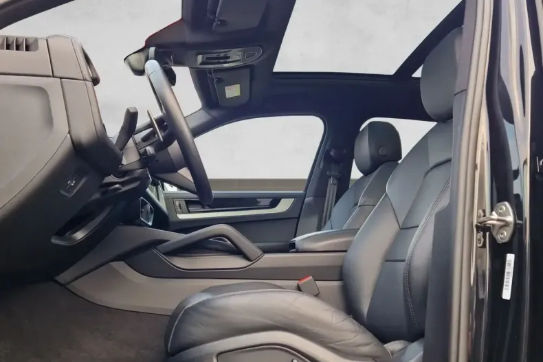 Porsche Cayenne din 2024 cu 23.122 km - oferta POR181933 - foto 6