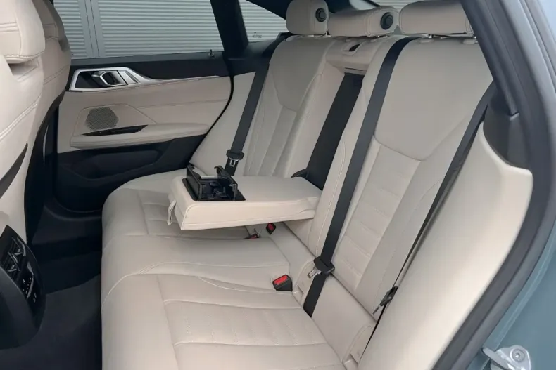 BMW 420 Gran Coupé (Seria 4) din 2024 cu 7.470 km - oferta BMW181935 - foto 34