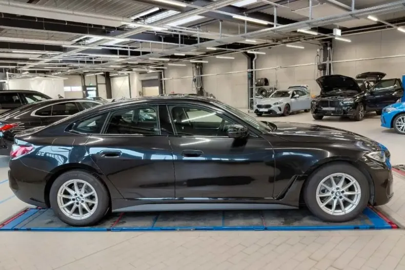 BMW 420 Gran Coupé (Seria 4) din 2024 cu 48.800 km - oferta BMW181952 - foto 6