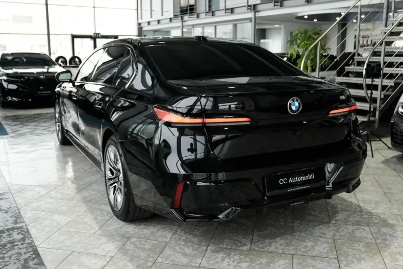 BMW 740 (Seria 7) din 2025 cu 34.929 km - oferta BMW181953 - foto 7