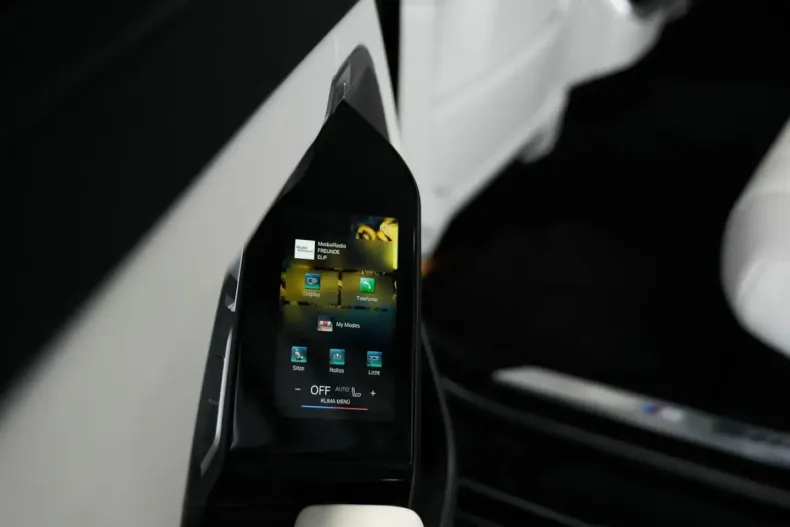 BMW 740 (Seria 7) din 2025 cu 34.929 km - oferta BMW181953 - foto 21