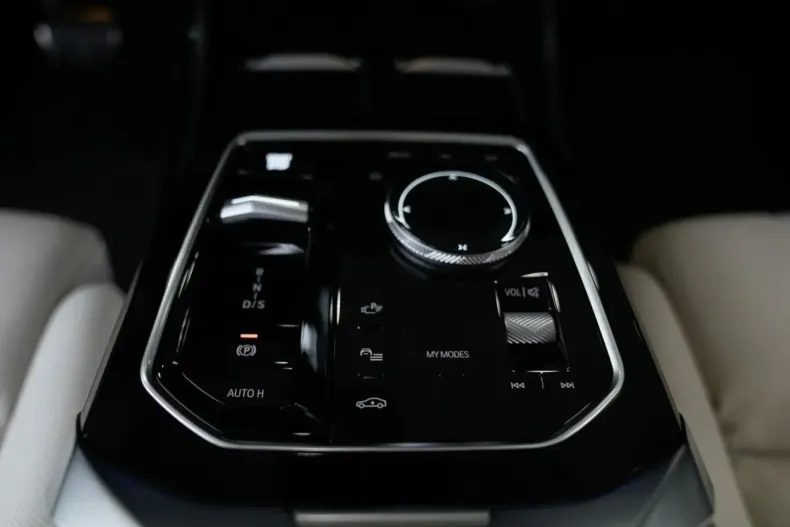 BMW 740 (Seria 7) din 2025 cu 34.929 km - oferta BMW181953 - foto 32