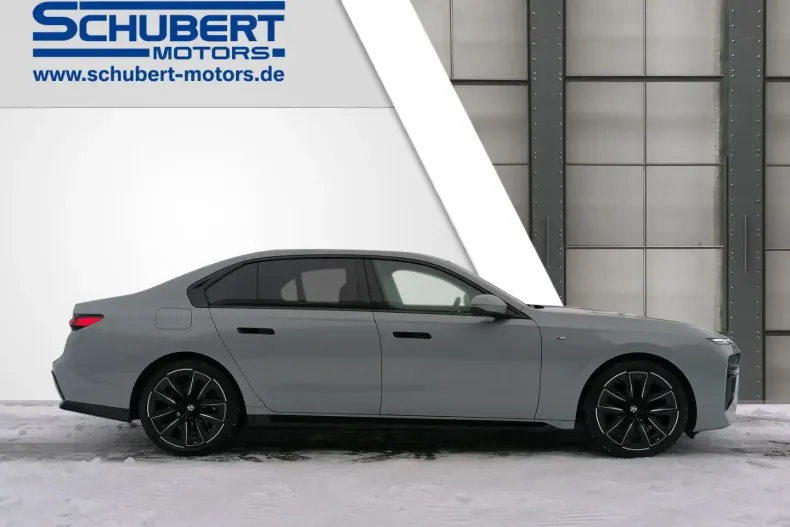 BMW 740 (Seria 7) din 2025 cu 15.000 km - oferta BMW181954 - foto 4