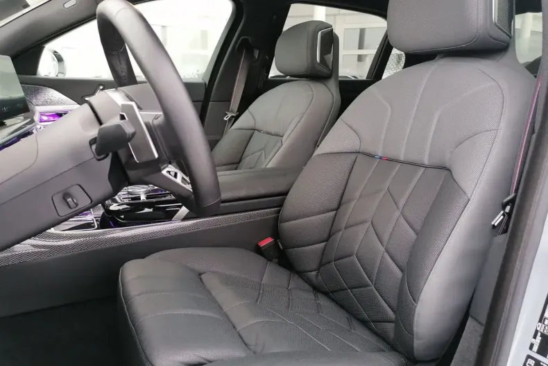 BMW 740 (Seria 7) din 2025 cu 15.000 km - oferta BMW181954 - foto 19